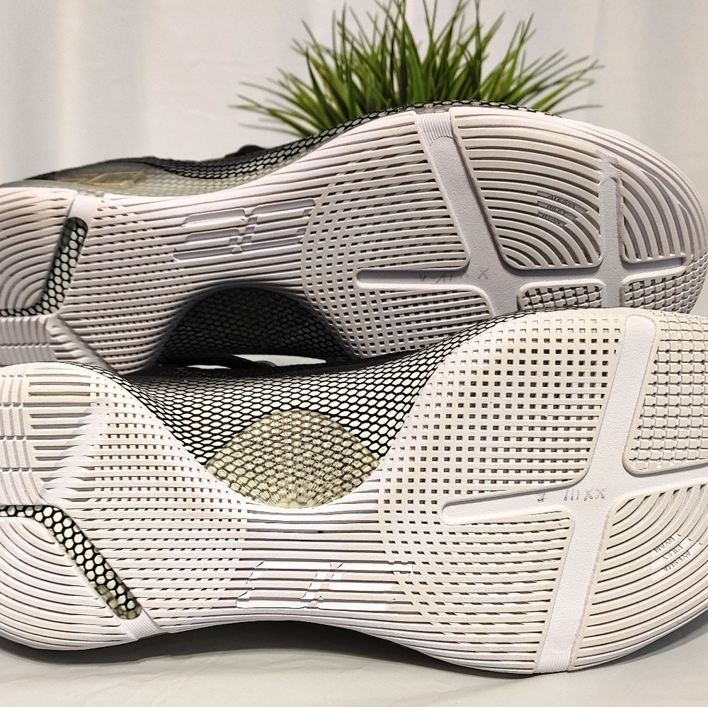 Under Armour Curry 6 - Picture 8 of 8